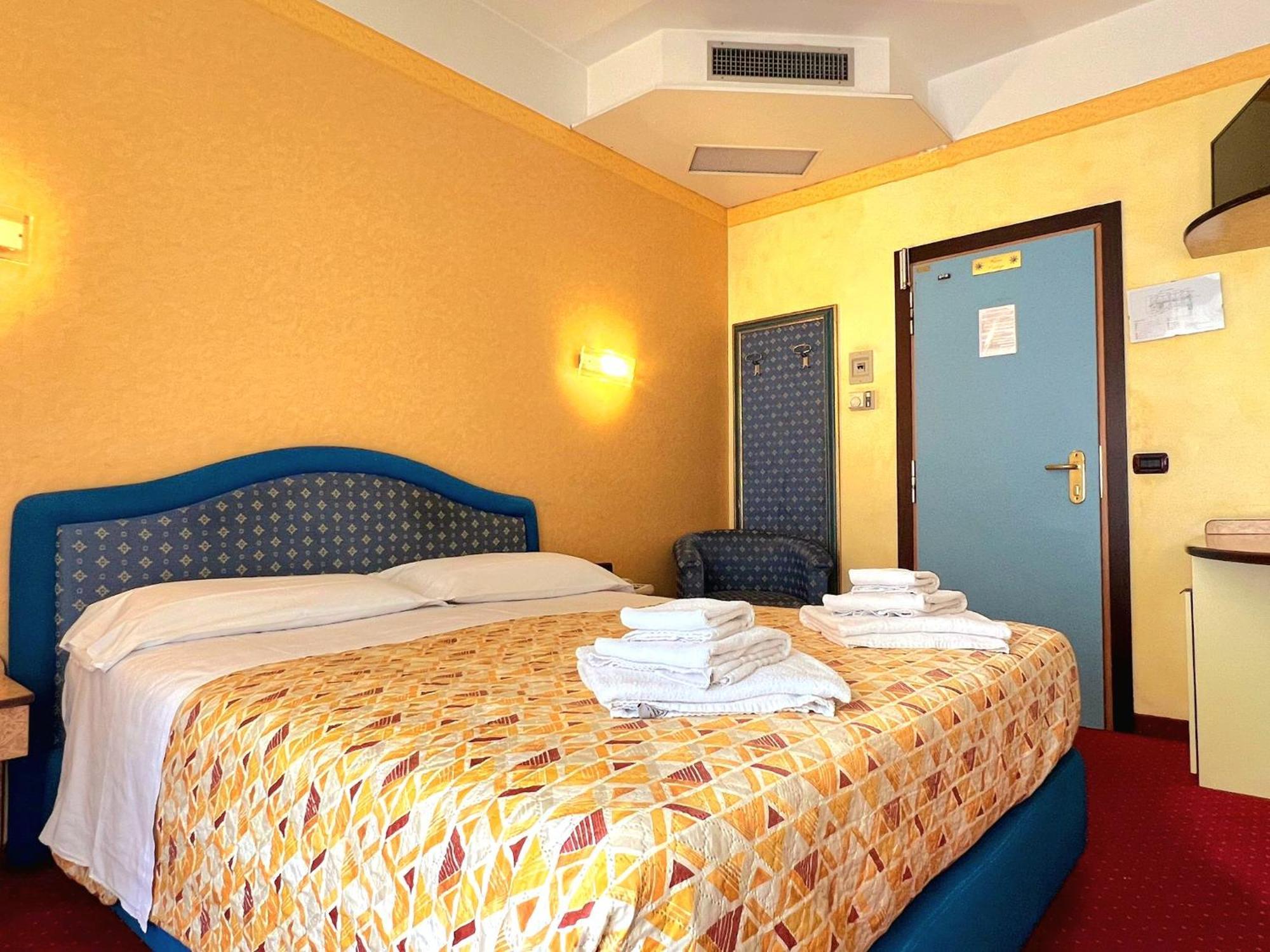 Hotel Soleblu Rímini Exterior foto